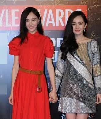 和闺蜜吃娱乐圈的瓜